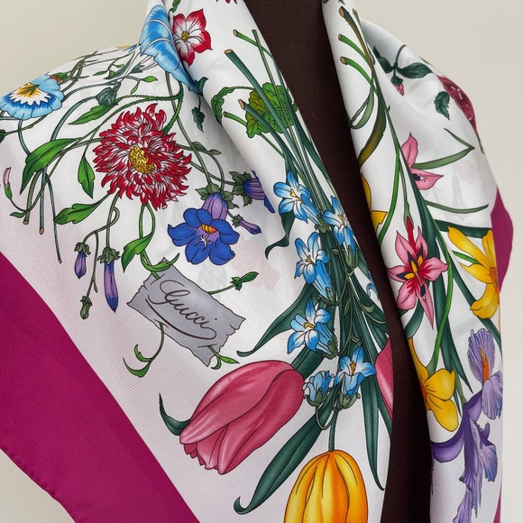 New Gucci Scarf Iconic Floral Print Silk Wrap with Gucci Gift Box - Picture 6 of 16